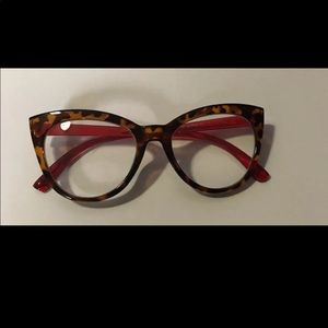 Betsey Johnson large cat eye reading glasses +1.50